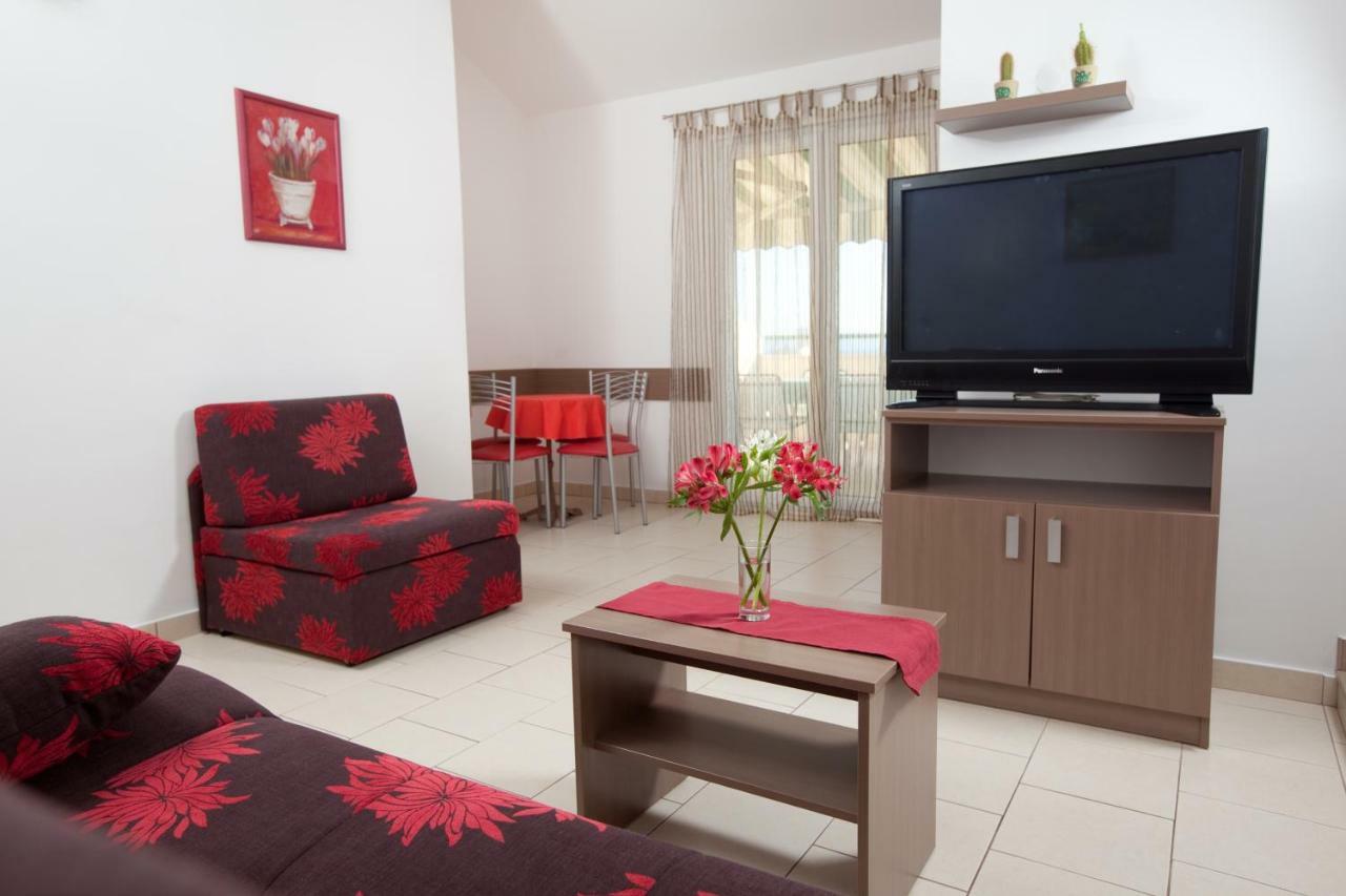 Apartments Smiljka II Tucepi Ngoại thất bức ảnh
