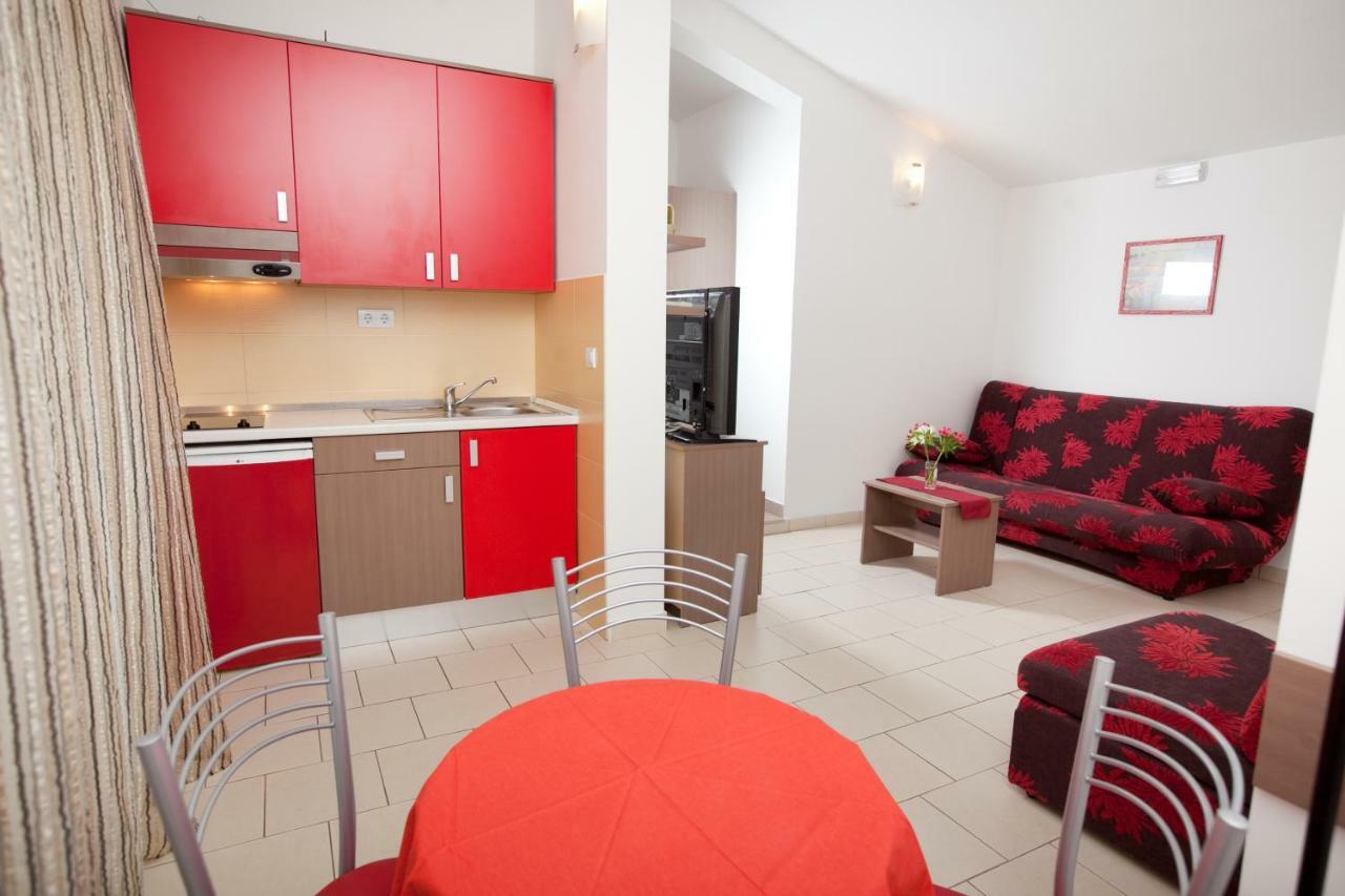 Apartments Smiljka II Tucepi Ngoại thất bức ảnh