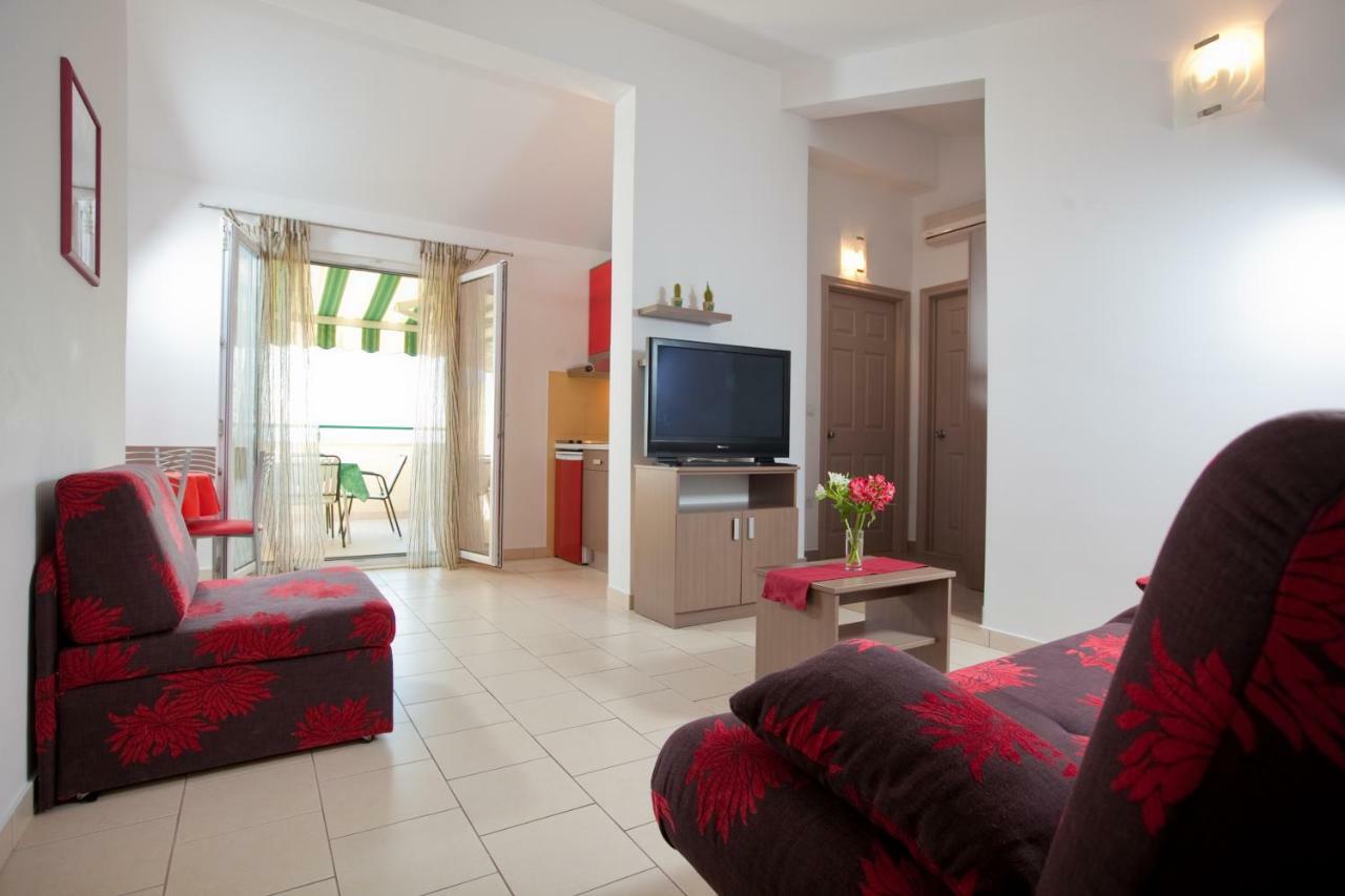 Apartments Smiljka II Tucepi Ngoại thất bức ảnh