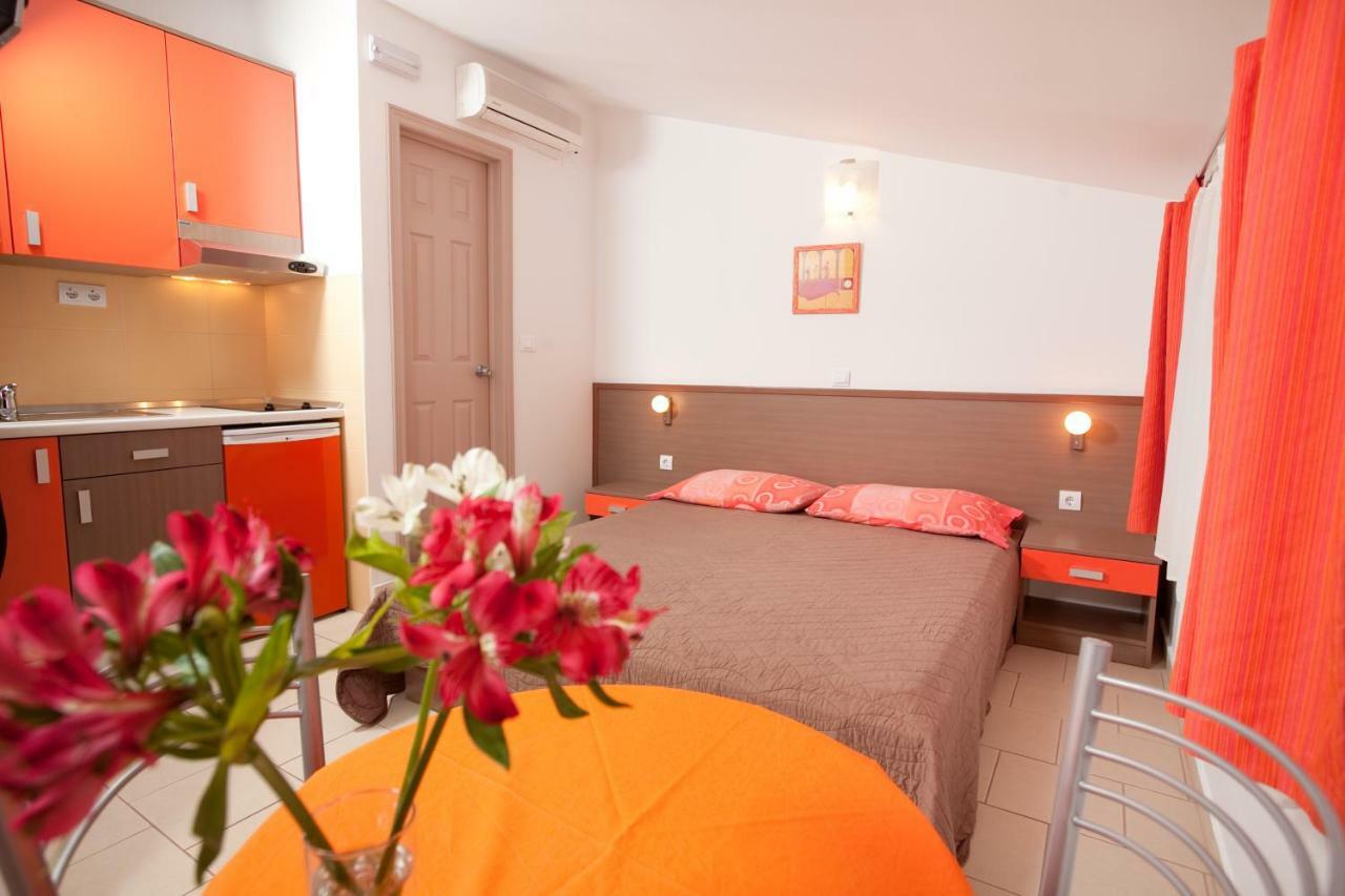 Apartments Smiljka II Tucepi Ngoại thất bức ảnh