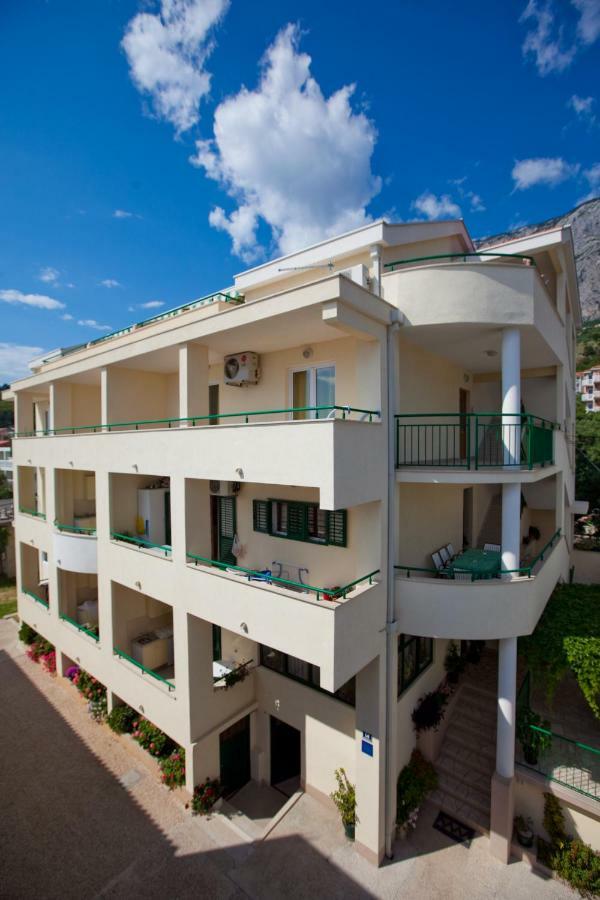 Apartments Smiljka II Tucepi Ngoại thất bức ảnh