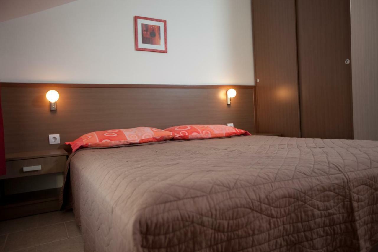 Apartments Smiljka II Tucepi Ngoại thất bức ảnh